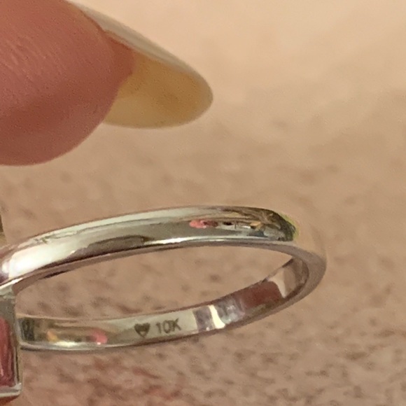 DIAMOND RING - Picture 2 of 6